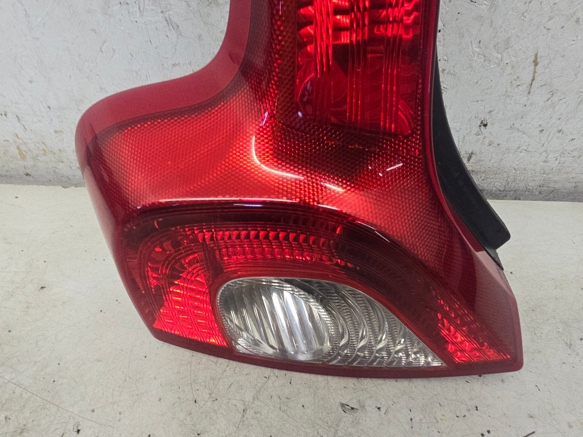 31213913 Volvo C30 Left Passenger Tail Light On Body 2006-2013 Genuine