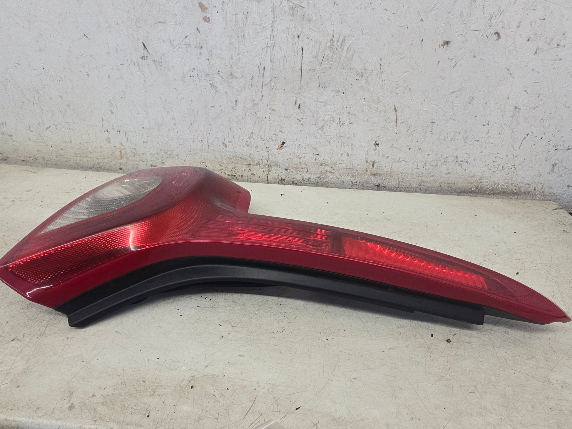 31213913 Volvo C30 Rear Left Passenger Tail Light On Body 2006–2013 Silver Genuine