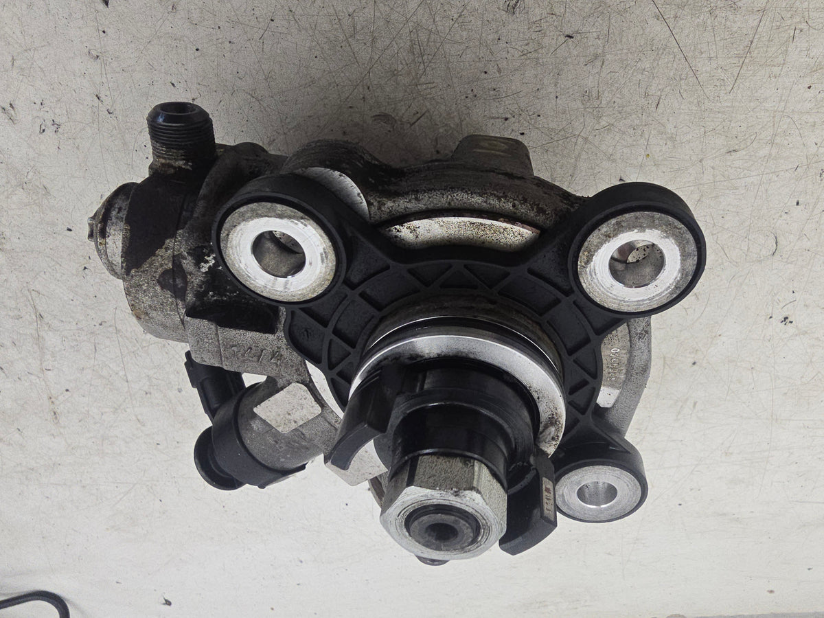 2006-2013 Volvo C30 C70 Fuel Pump 31272896 2400cc D5244T Diesel Genuine