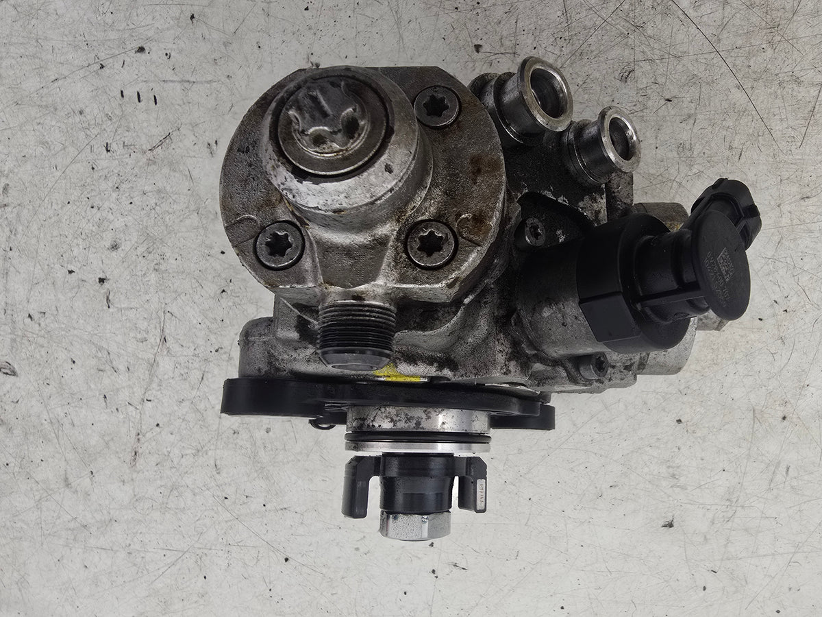 2006-2013 Volvo C30 C70 Fuel Pump 31272896 2400cc D5244T Diesel Genuine
