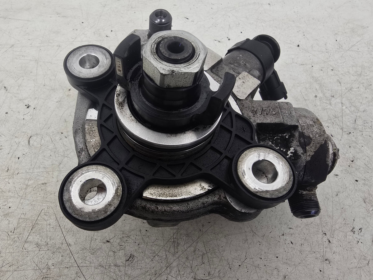 2006-2013 Volvo C30 C70 Fuel Pump 31272896 2400cc D5244T Diesel Genuine