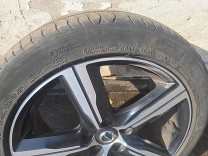 31423871 Volvo V40 Hatchback Diamond Cut Alloy Wheel 225/45/R17 2012-2019 Genuine