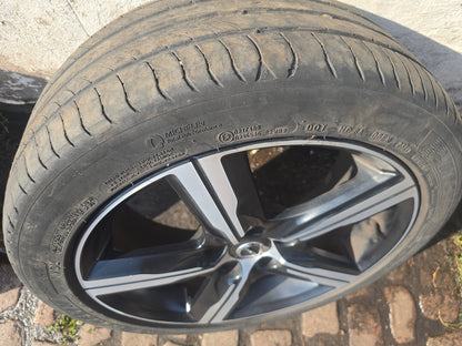 31423871 Volvo V40 Hatchback Diamond Cut Alloy Wheel 225/45/R17 2012-2019 Genuine