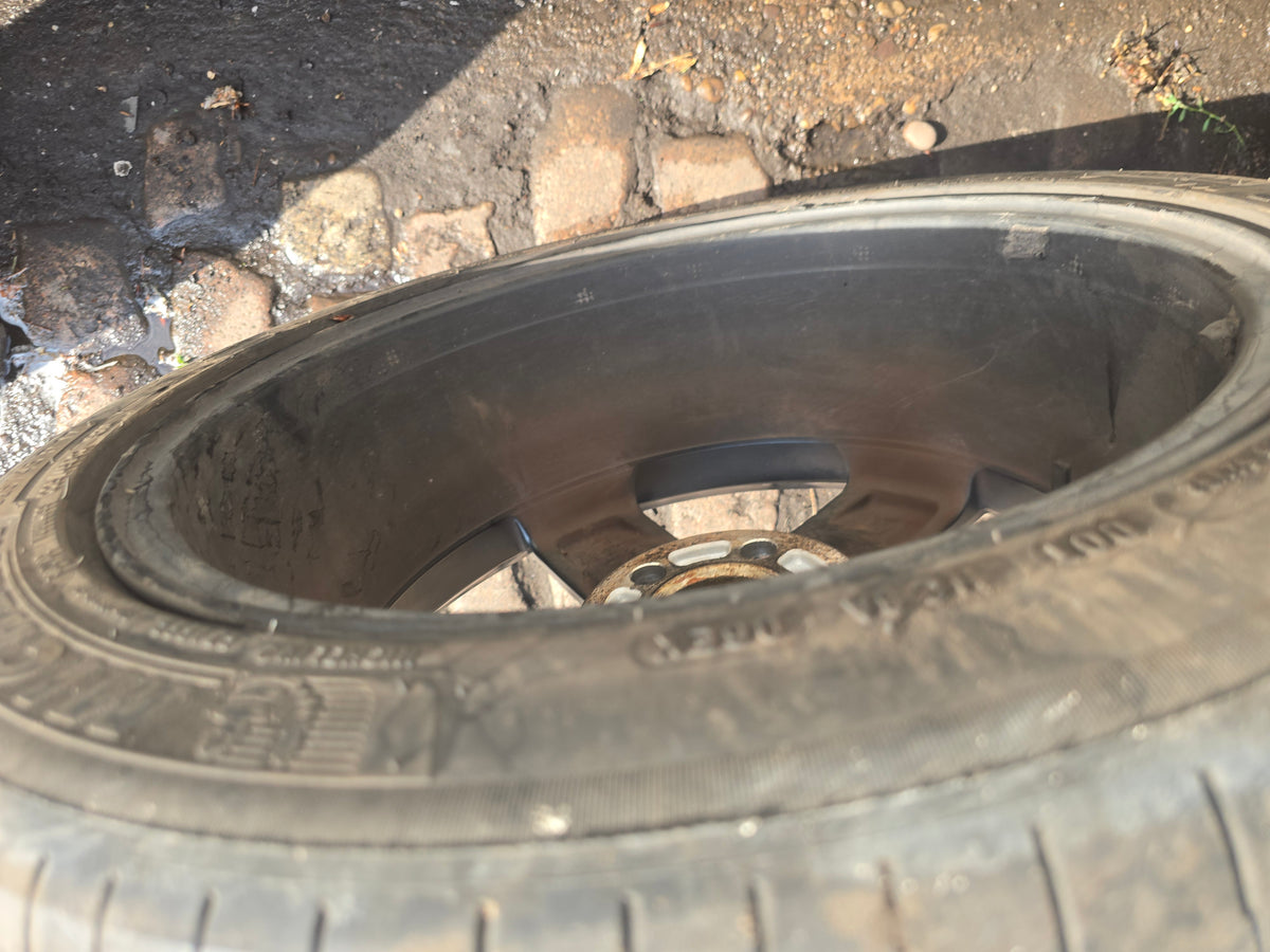 31423871 Volvo V40 Hatchback Diamond Cut Alloy Wheel 225/45/R17 2012-2019 Genuine