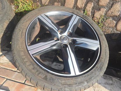 2012-2019 Volvo V40 Hatchback Diamond Cut Alloy Wheel 31423871 — Genuine