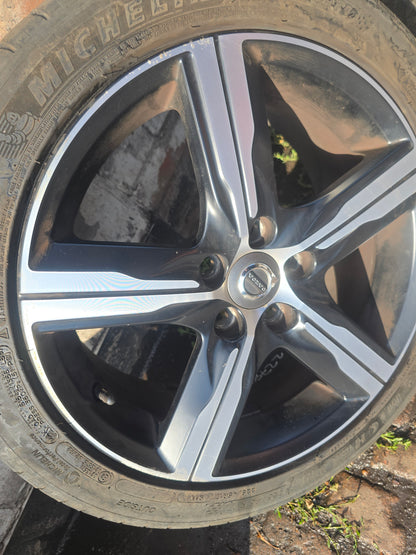 2012-2019 Volvo V40 Hatchback Diamond Cut Alloy Wheel 31423871 — Genuine