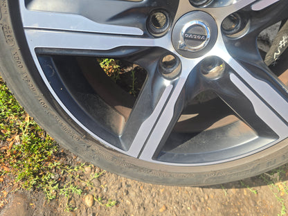 31423871 Volvo V40 Hatchback Ixion 3 Diamond Cut Alloy Wheel 17" 7J 5x108 ET50 2012–2019