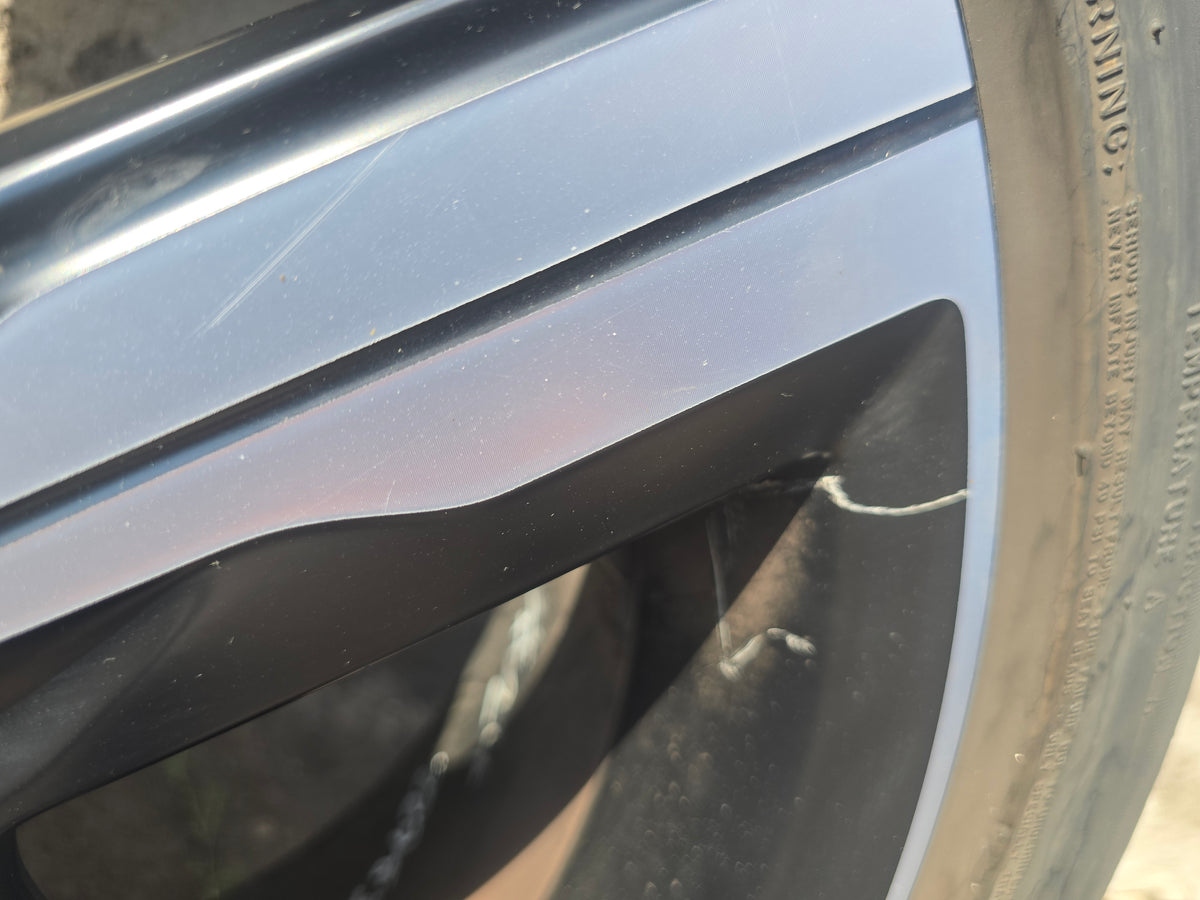 31423871 Volvo V40 Hatchback Ixion 3 Diamond Cut Alloy Wheel 17" 7J 5x108 ET50 2012–2019