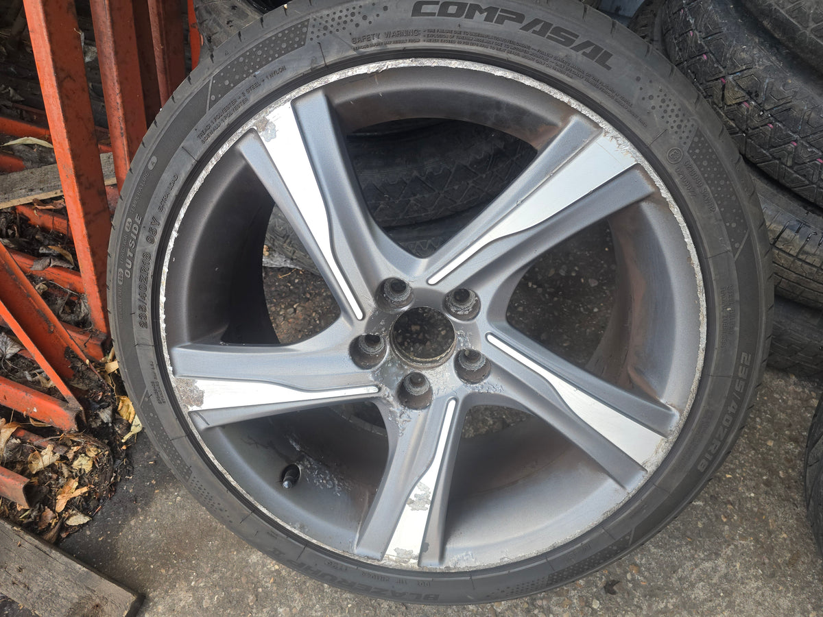 31317640 Volvo V60 DRIVe 18" Diamond Cut Alloy Wheel 2021 1560cc Diesel