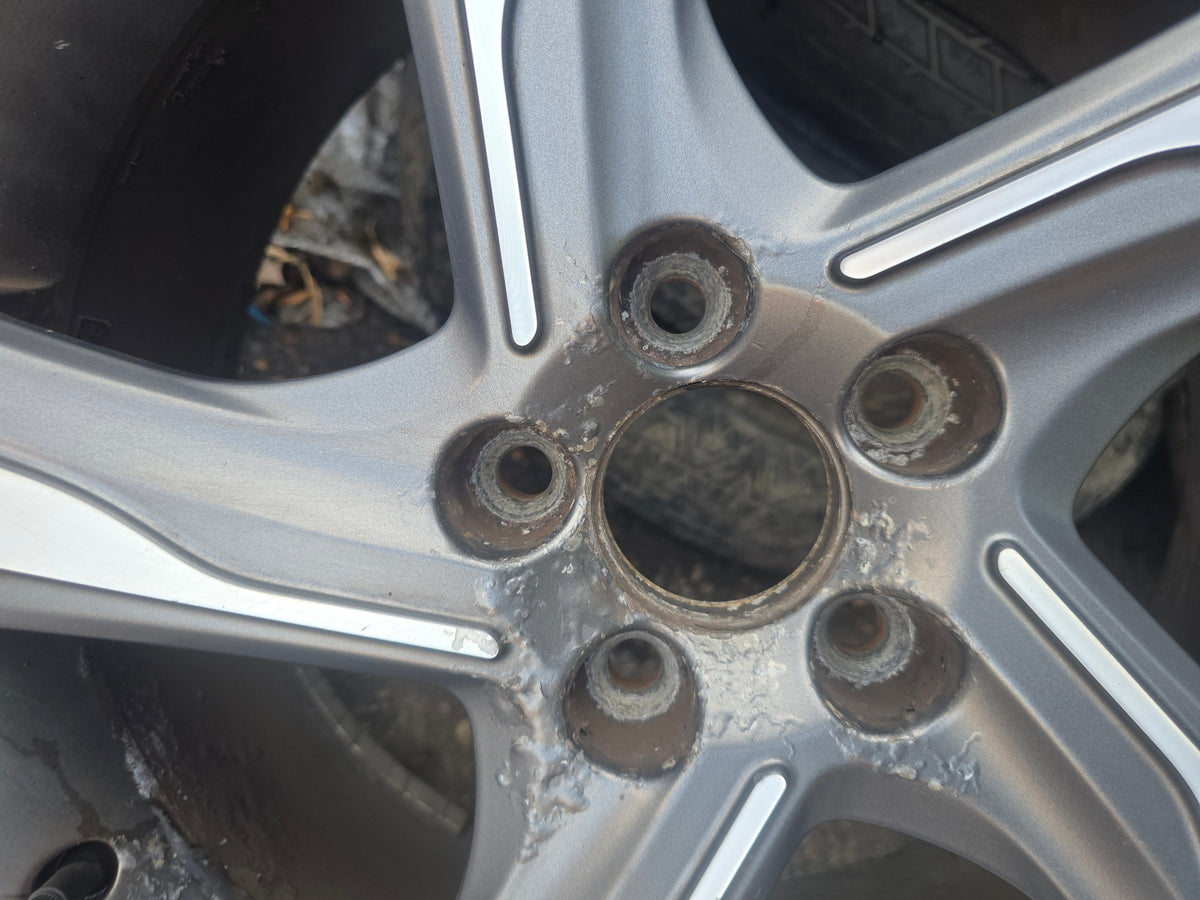 31317640 Volvo V60 DRIVe 18" Diamond Cut Alloy Wheel 2021 1560cc Diesel