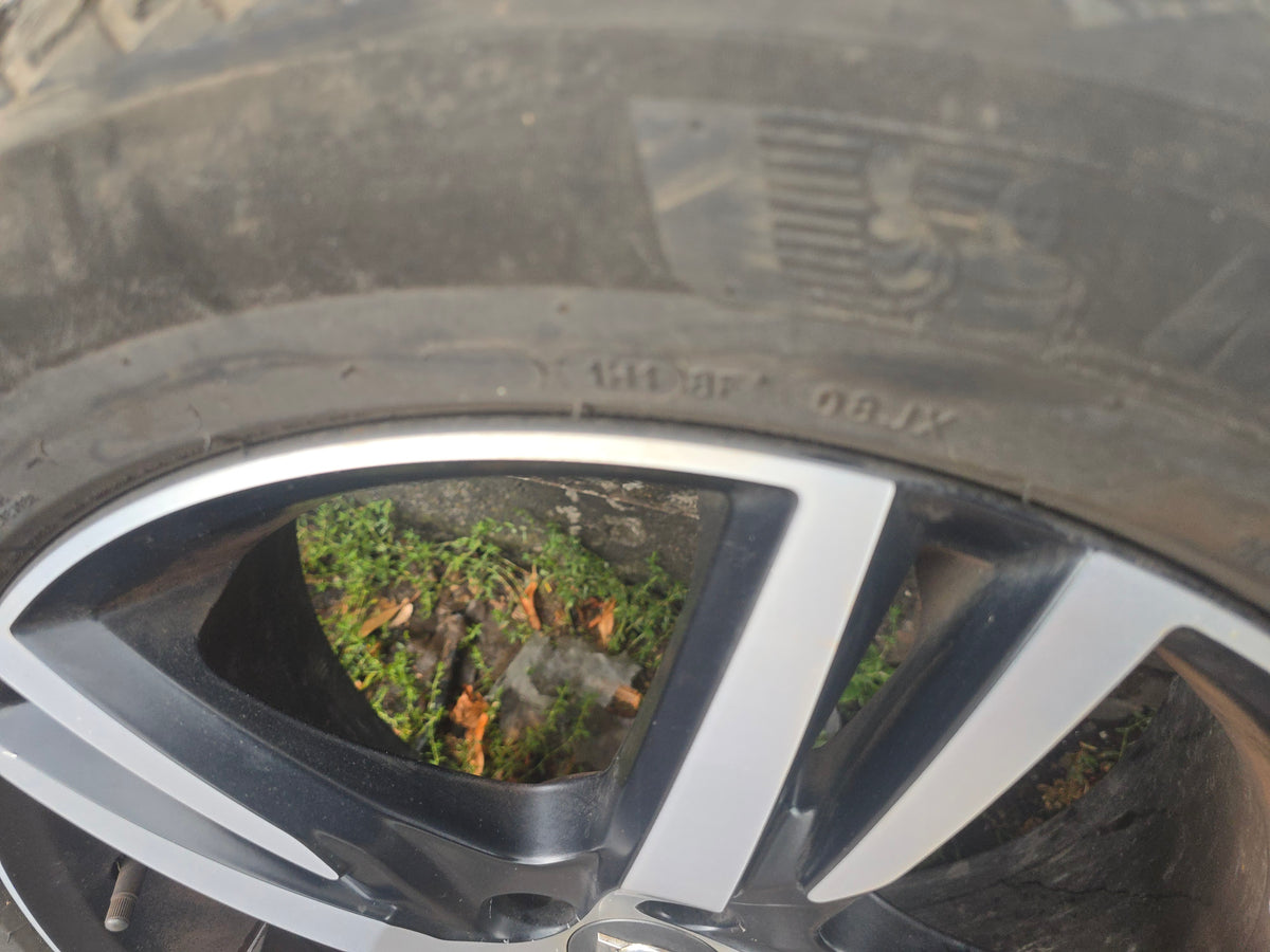 31423931 Volvo XC60 II 19" Diamond Cut Alloy Wheel 5x108 ET50.5 with 235/55/19 Michelin Cross Climate Tyre 2020-2026