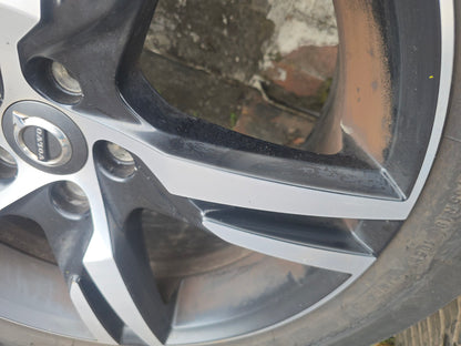 31423931 Volvo XC60 II 19" Diamond Cut Alloy Wheel 5x108 ET50.5 with 235/55/19 Michelin Cross Climate Tyre 2020-2026