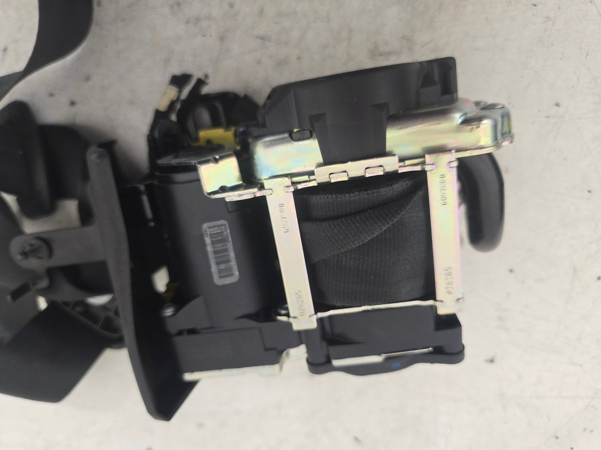 39844548 Volvo XC90 II Front Right Driver Seat Belt 2015-2030 Genuine — VS Breakers Nottingham