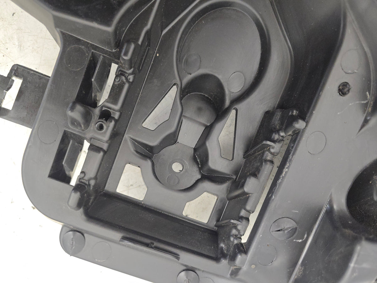 31395104 Genuine Volvo V40 Hatchback Rear Right Driver Side Bumper Bracket 2012-2019
