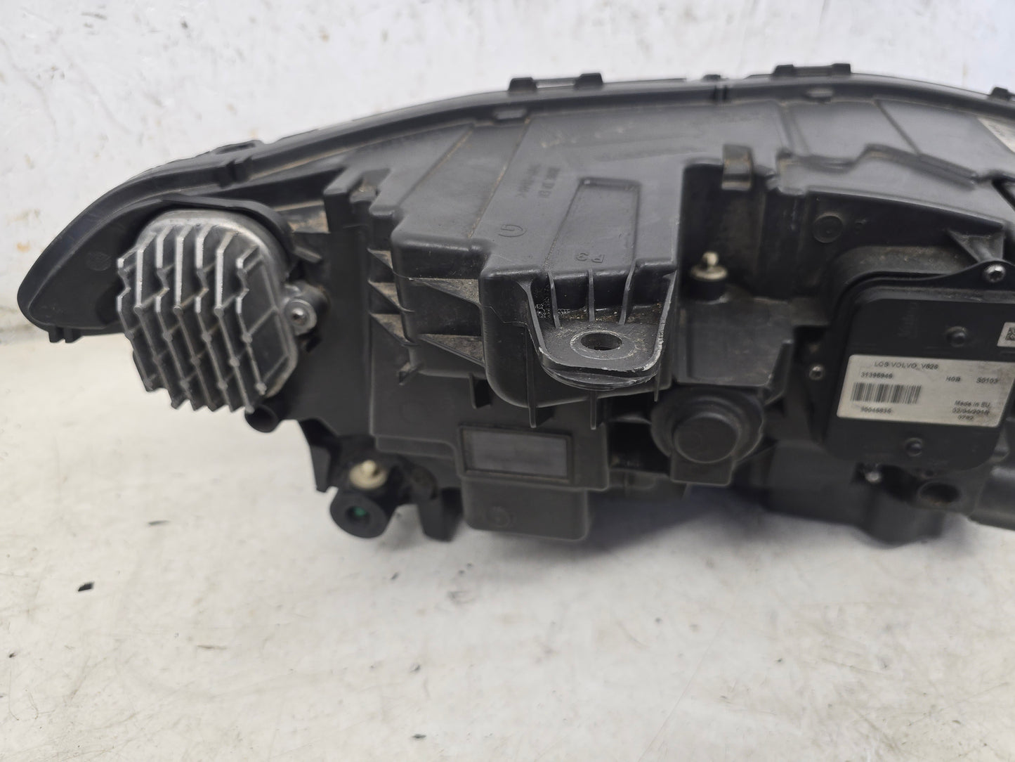 2015-2018 Volvo XC90 II Left LED Headlight 31446882 — Genuine OEM Passenger Side, VRAC Grade A