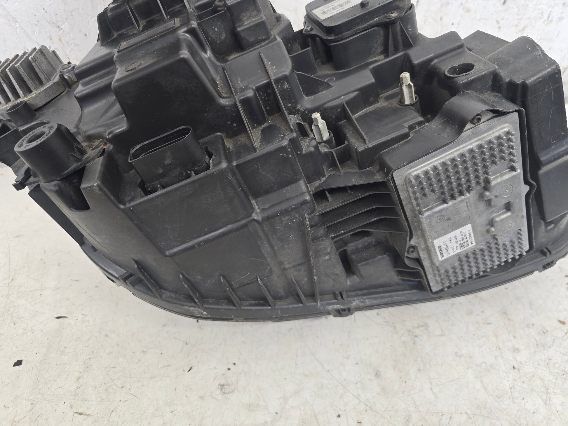 2015-2018 Volvo XC90 II Left LED Headlight 31446882 — Genuine OEM Passenger Side, VRAC Grade A