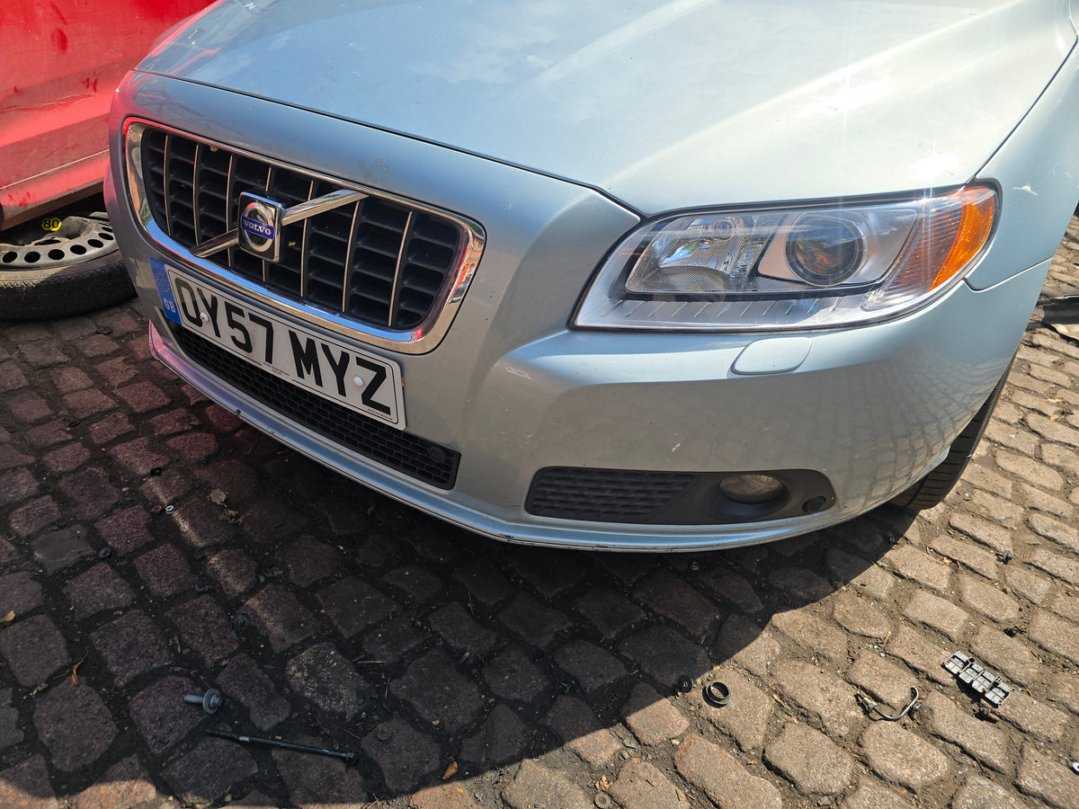2007 Volvo V70 III Front Bumper Glacier Blue Metallic — Genuine OEM VRAC Grade A