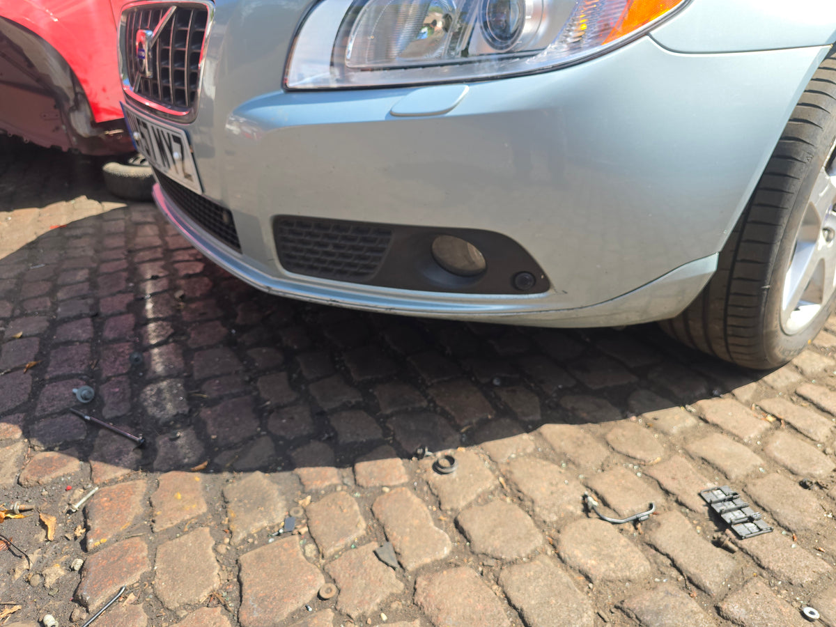 2007 Volvo V70 III Front Bumper Glacier Blue Metallic — Genuine OEM VRAC Grade A