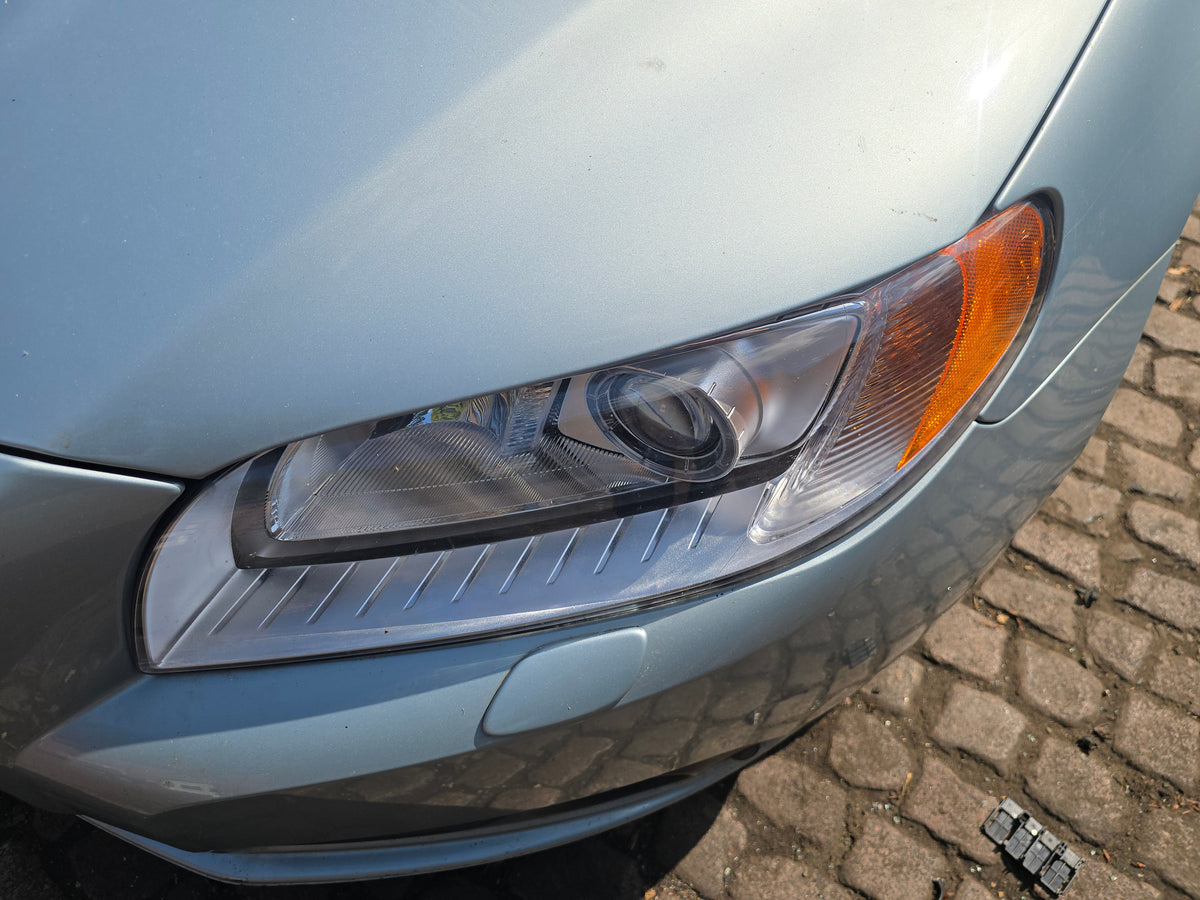 2007 Volvo V70 III Left Passenger Headlight 2521cc Petrol Genuine — VS Breakers