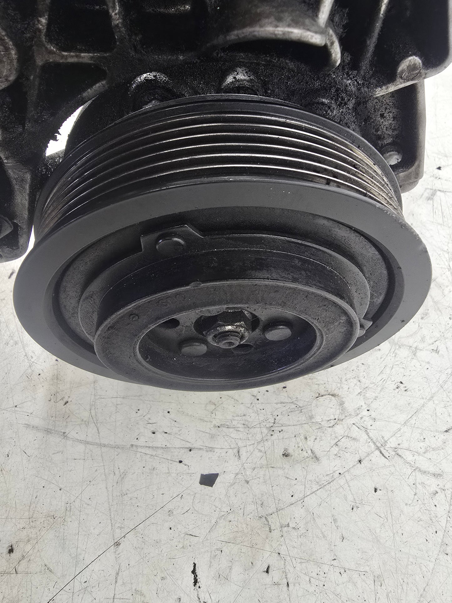 2015-2019 Volvo V40 2.0D A/C Air Con Compressor 31469966 | VS Breakers Nottingham