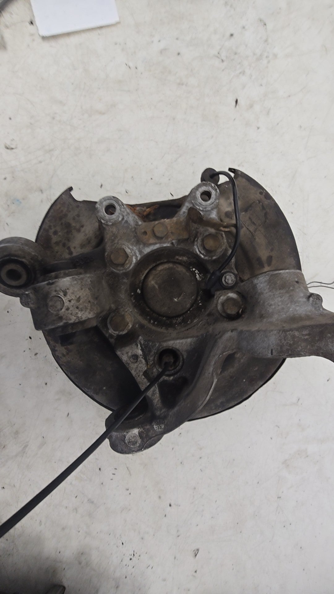 9200624 Volvo S80 V70 S60 Rear Right Driver Wheel Hub 1998-2006 Genuine