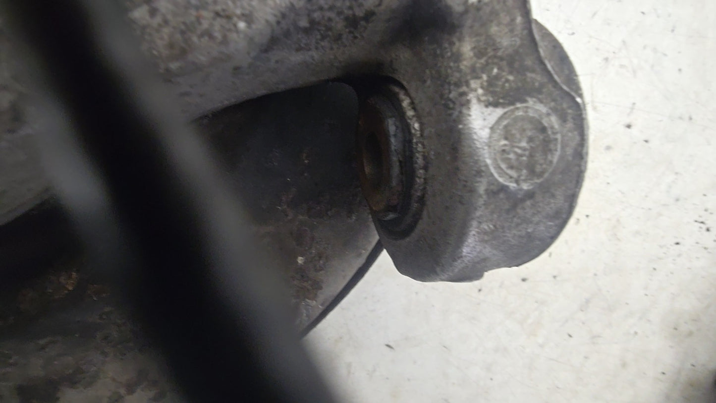 9200624 Volvo S80 V70 S60 Rear Right Driver Wheel Hub 1998-2006 Genuine