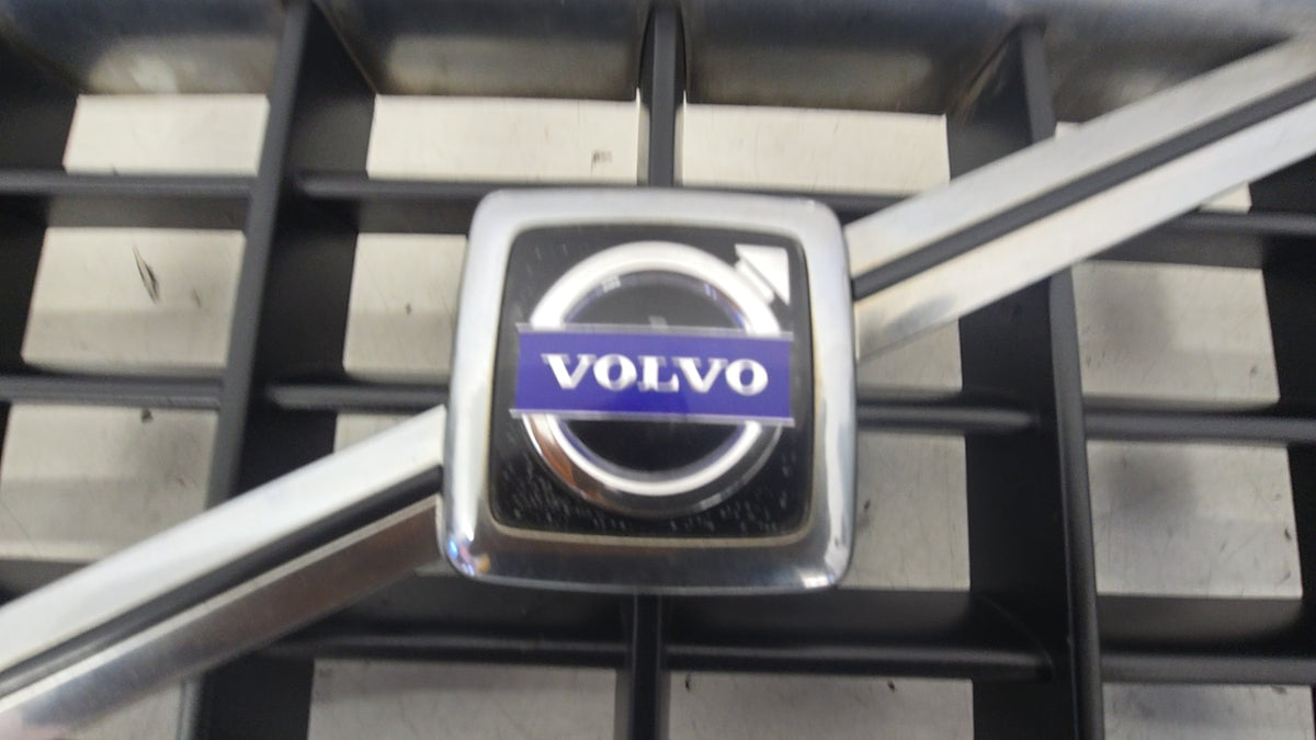 2003-2010 Volvo XC90 Front Grille 8620641 Genuine Grey — VS Breakers Nottingham