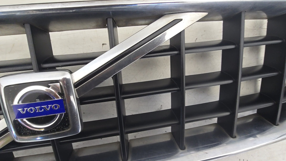 2003-2010 Volvo XC90 Front Grille 8620641 Genuine Grey — VS Breakers Nottingham