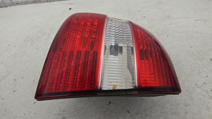 30621887 Volvo V40 Estate Rear Left Passenger Light Assembly 2000-2004 1587cc Petrol