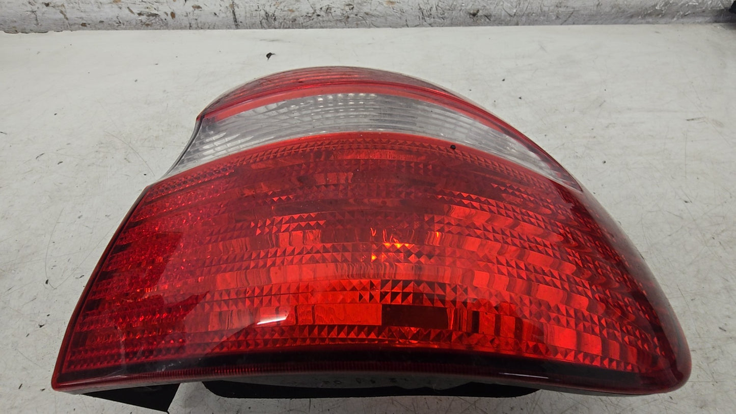30621888 Volvo V40 Estate Rear Right Driver Side Light Assembly 2000-2004 Genuine