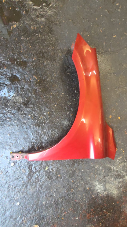 VOLVO XC60 Left Wing — photo 2