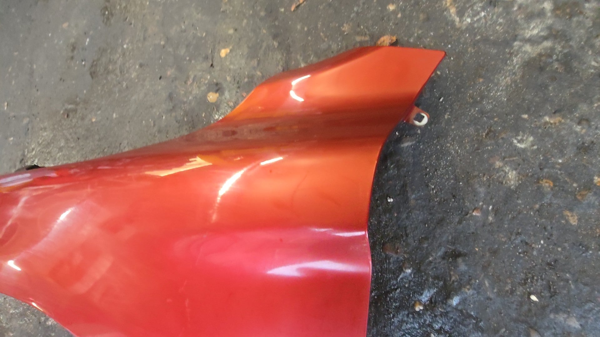 VOLVO XC60 Left Wing — photo 3