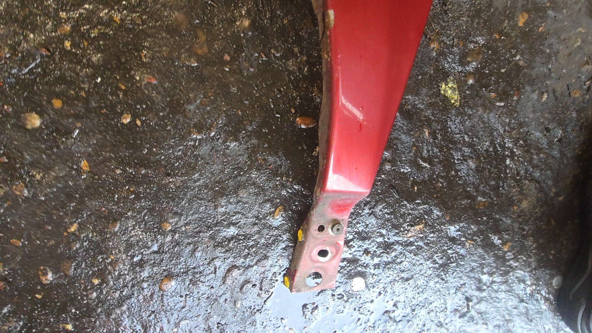 VOLVO XC60 Left Wing — photo 5