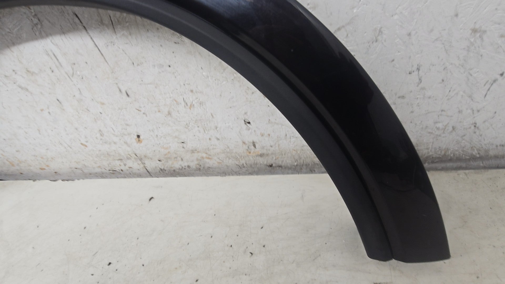 30779577 Volvo XC90 Front Left Passenger Wheel Arch Trim 2006-2015 — VS Breakers Nottingham