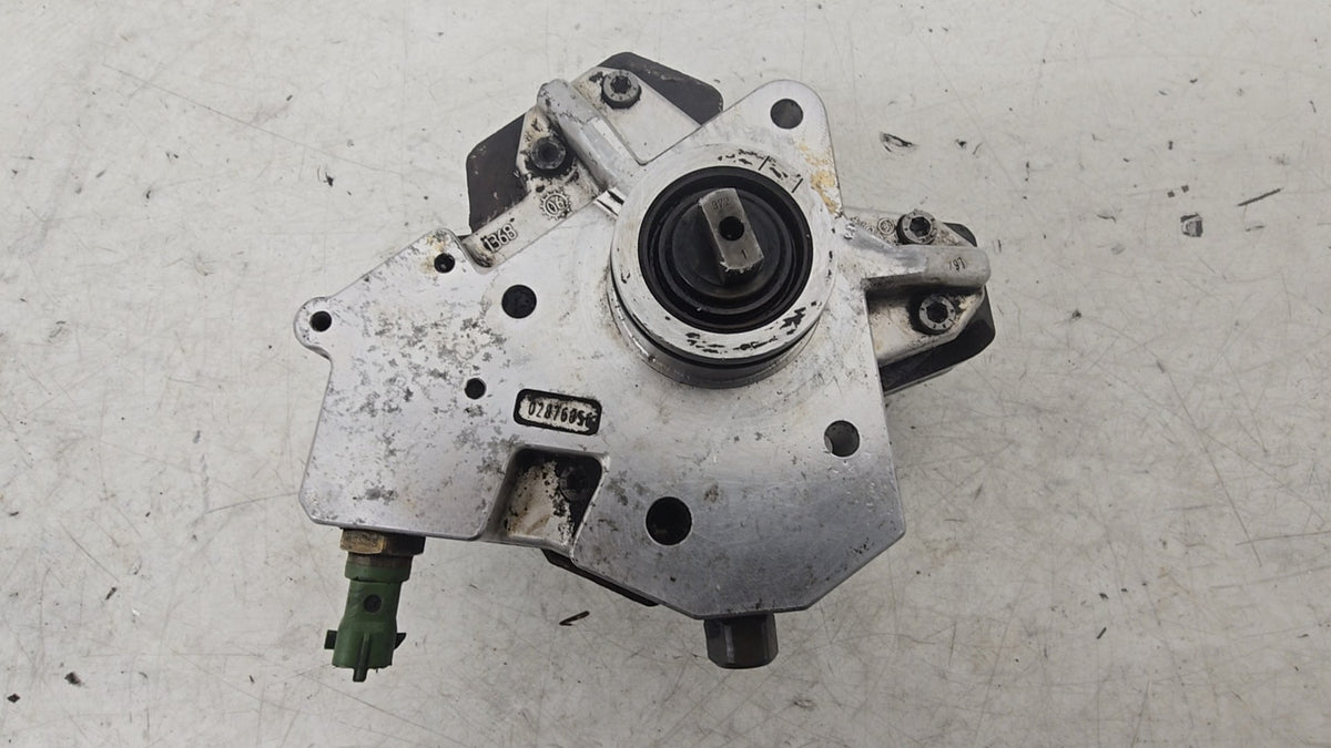 2006-2010 Volvo V50 D5 High Pressure Fuel Pump 0445010111 2400cc Diesel D5244T