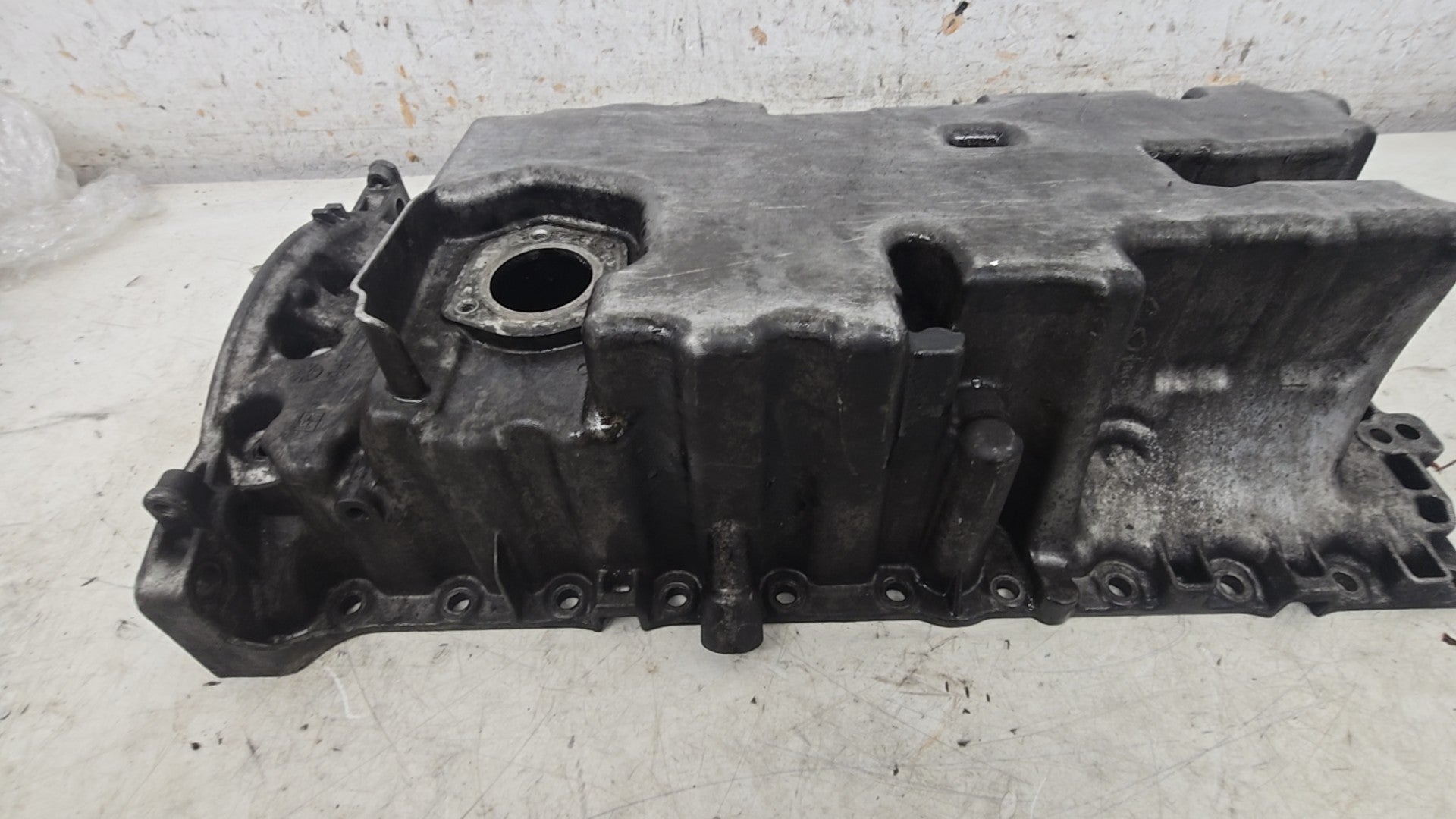 Volvo XC90 V70 XC70 S60 Oil Pan Sump 30777535-AA 2005-2015 | Genuine | VS Breakers