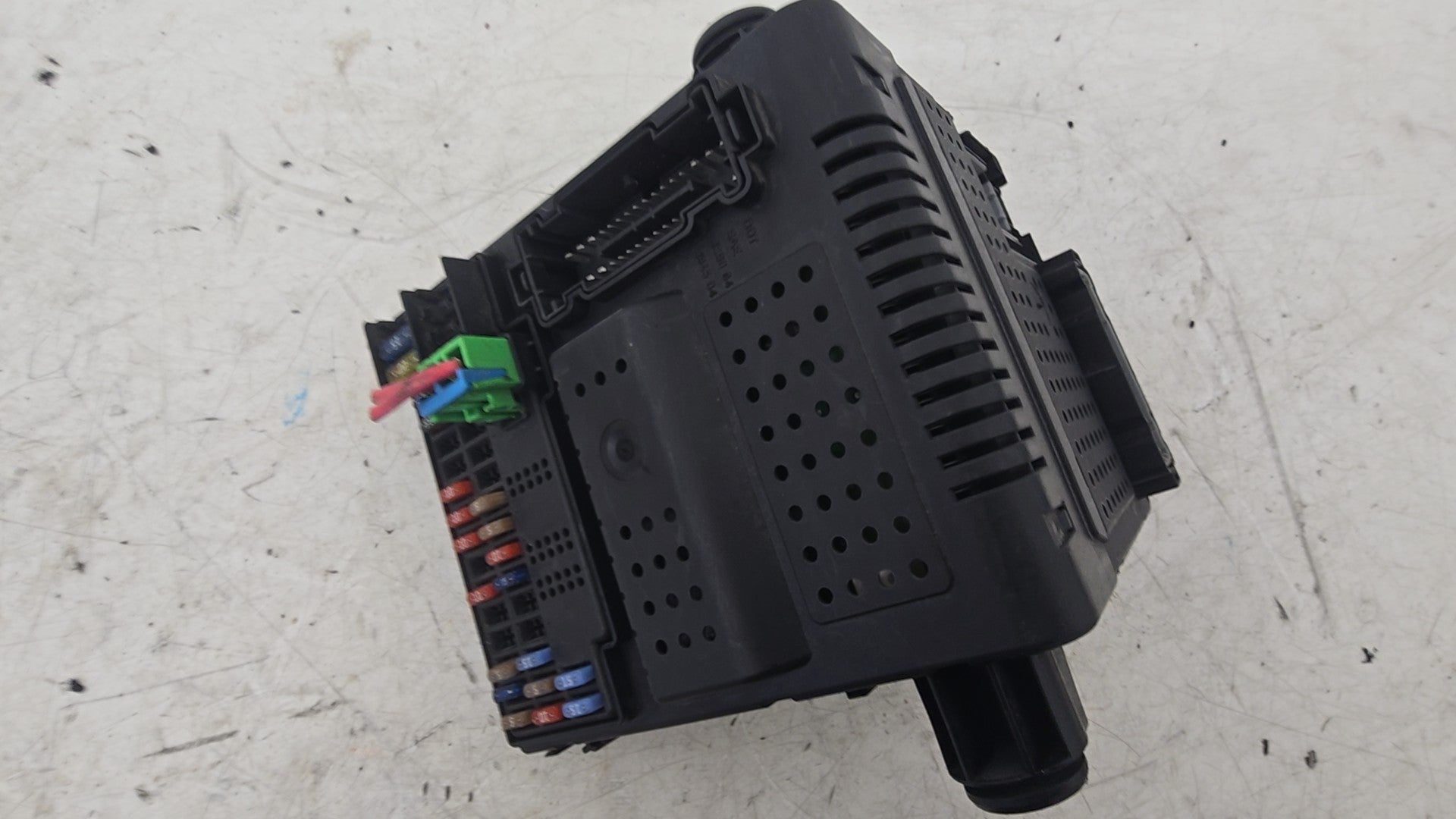 30728356 Volvo V70 S60 S80 XC70 CEM Central Electronic Module 2004-2009 Genuine