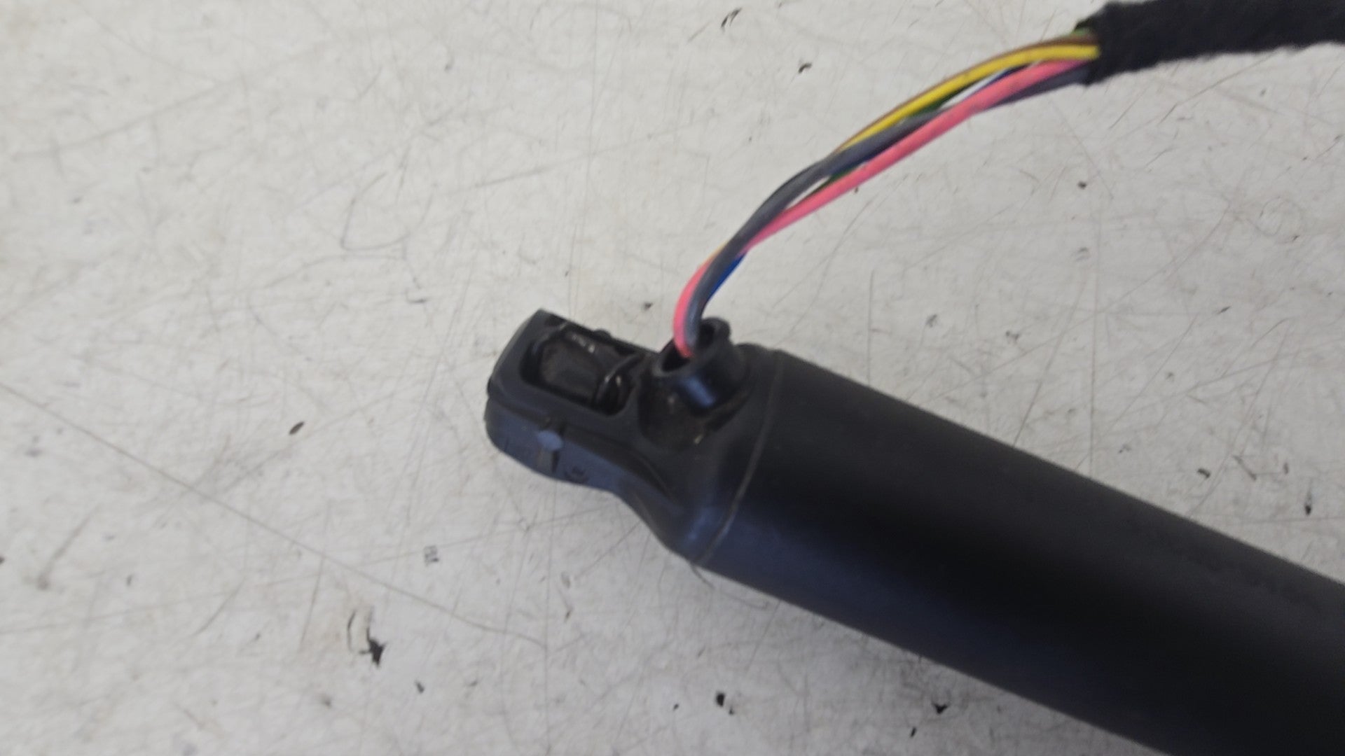 31690604 Volvo XC90 II T8 Electric Tailgate Strut 2015-2030 Genuine — VS Breakers