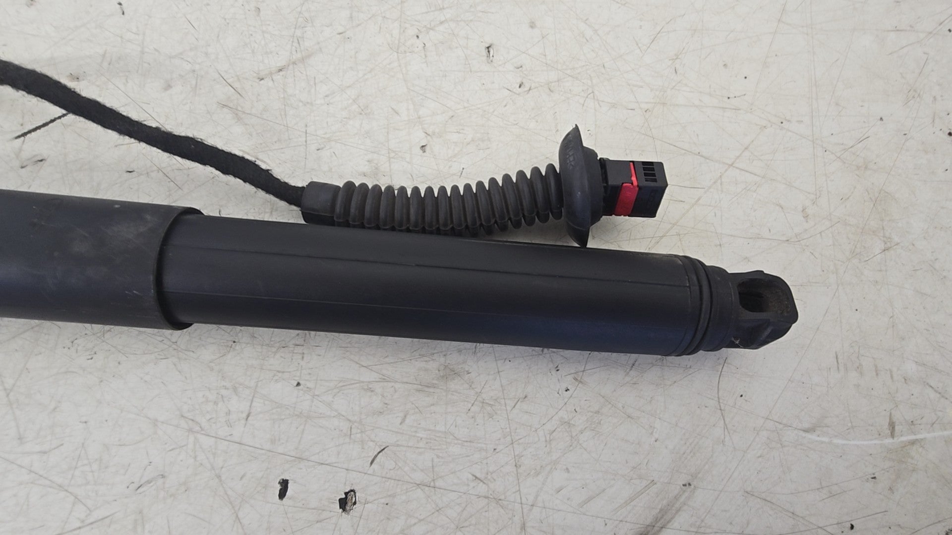 31690604 Volvo XC90 II T8 Electric Tailgate Strut 2015-2030 Genuine — VS Breakers