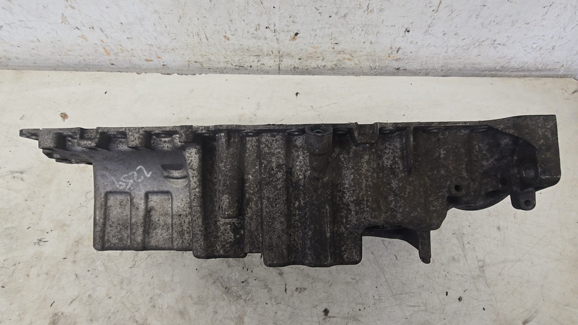 2008-2010 Volvo XC70 2.4D Genuine Oil Pan Sump 30777968 | VS Breakers Nottingham