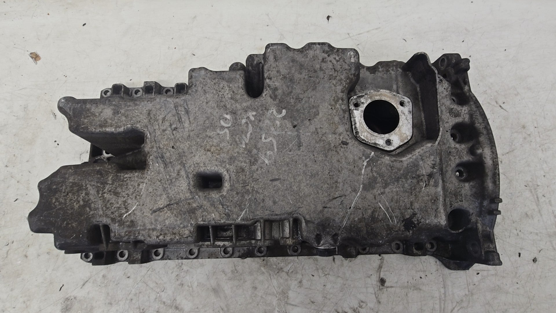 2008-2010 Volvo XC70 2.4D Genuine Oil Pan Sump 30777968 | VS Breakers Nottingham