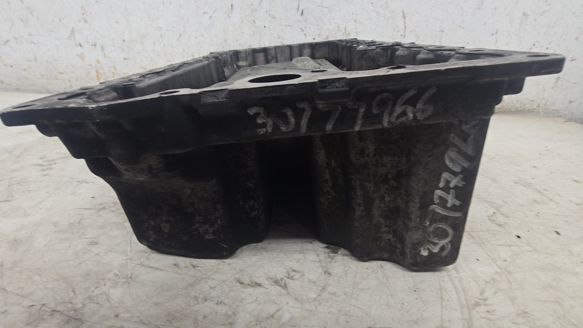 2005-2014 Volvo XC90 S60 V70 XC70 2.4 D5 Oil Sump Pan 30777966 Genuine