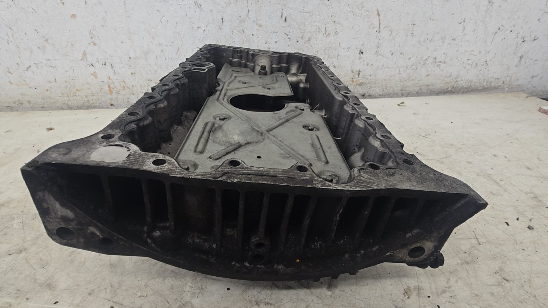 2006-2014 Volvo XC90 2.4 D5 Oil Sump Pan 30777966 D5244T — Genuine OE Part