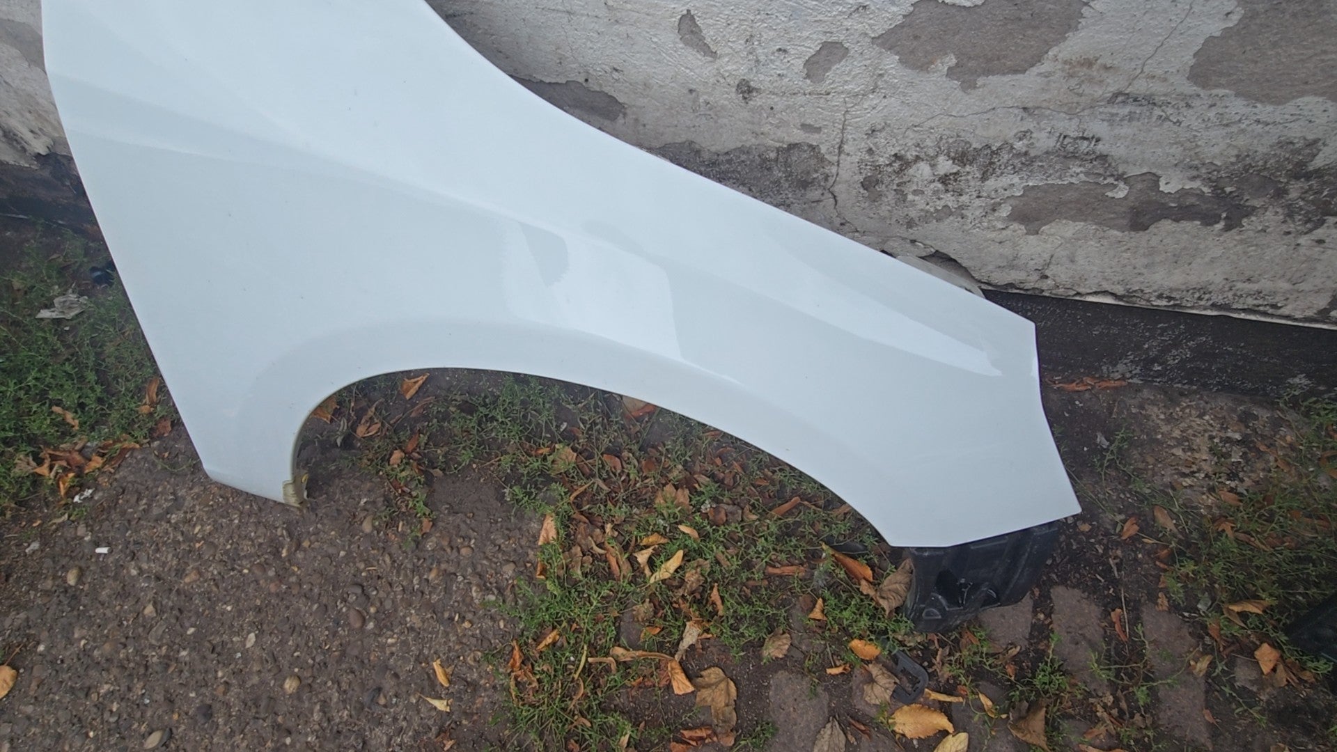 Volvo V60 S60 Right Front Wing 3304941 2010-2013 White Genuine — VS Breakers Nottingham