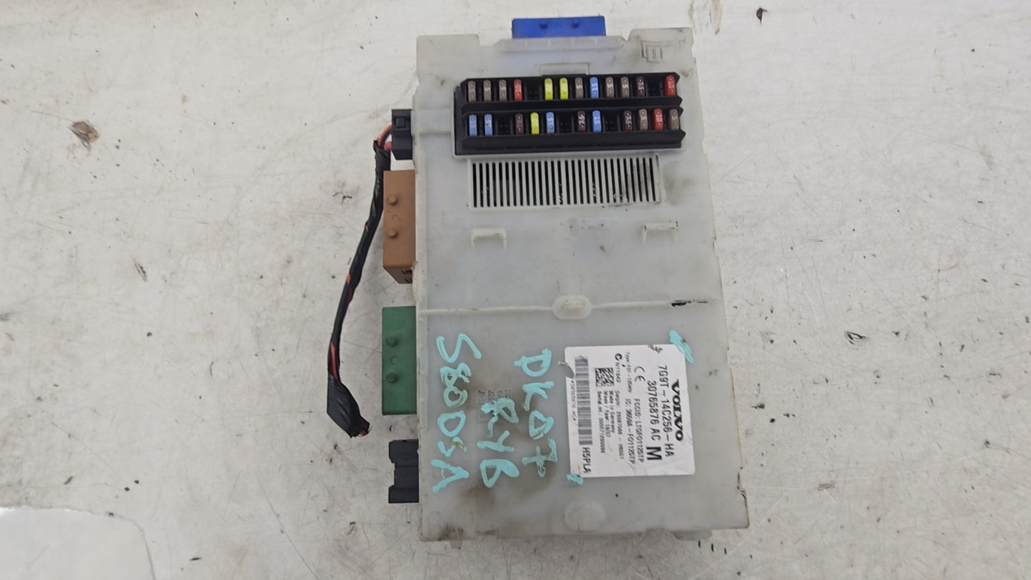 2007-2010 Volvo S80 Central Electronic Module CEM 30765876 D5 2.4 Diesel Manual