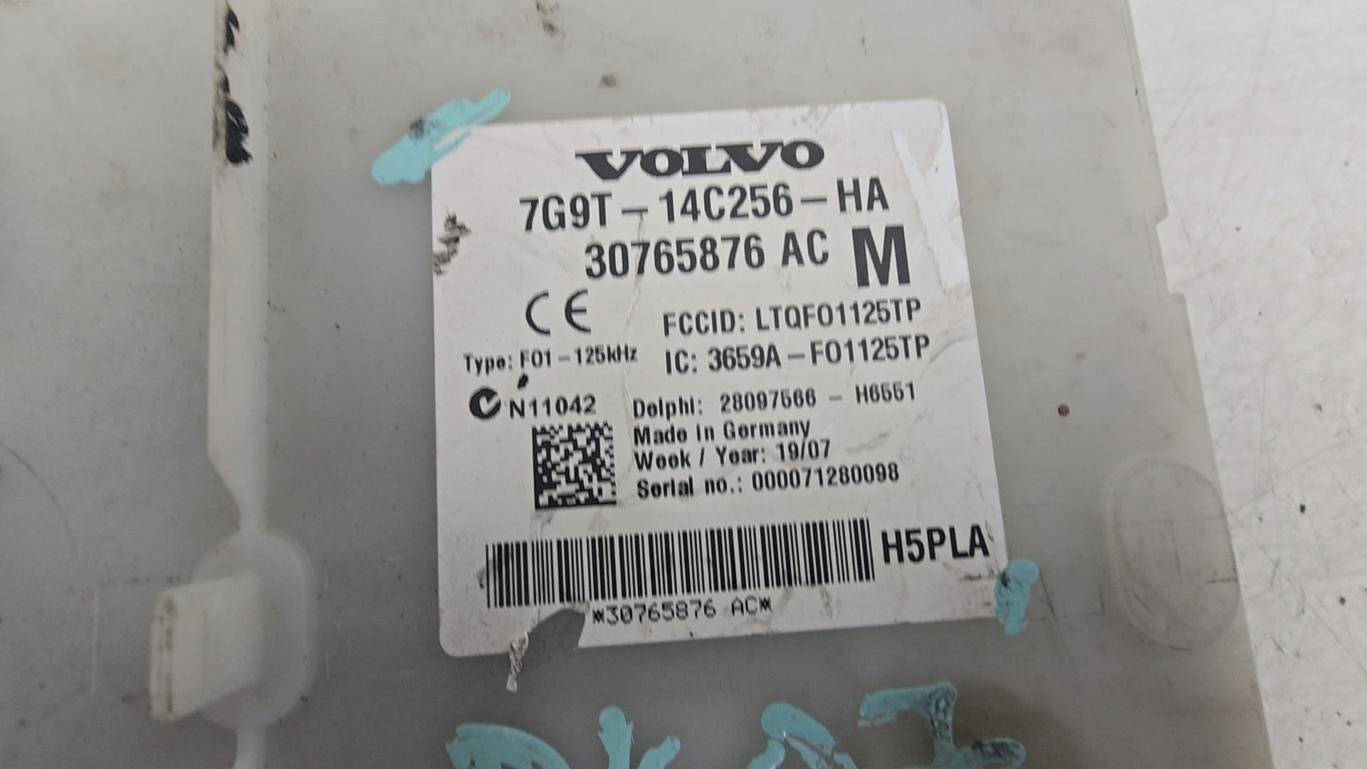 2007-2010 Volvo S80 Central Electronic Module CEM 30765876 D5 2.4 Diesel Manual