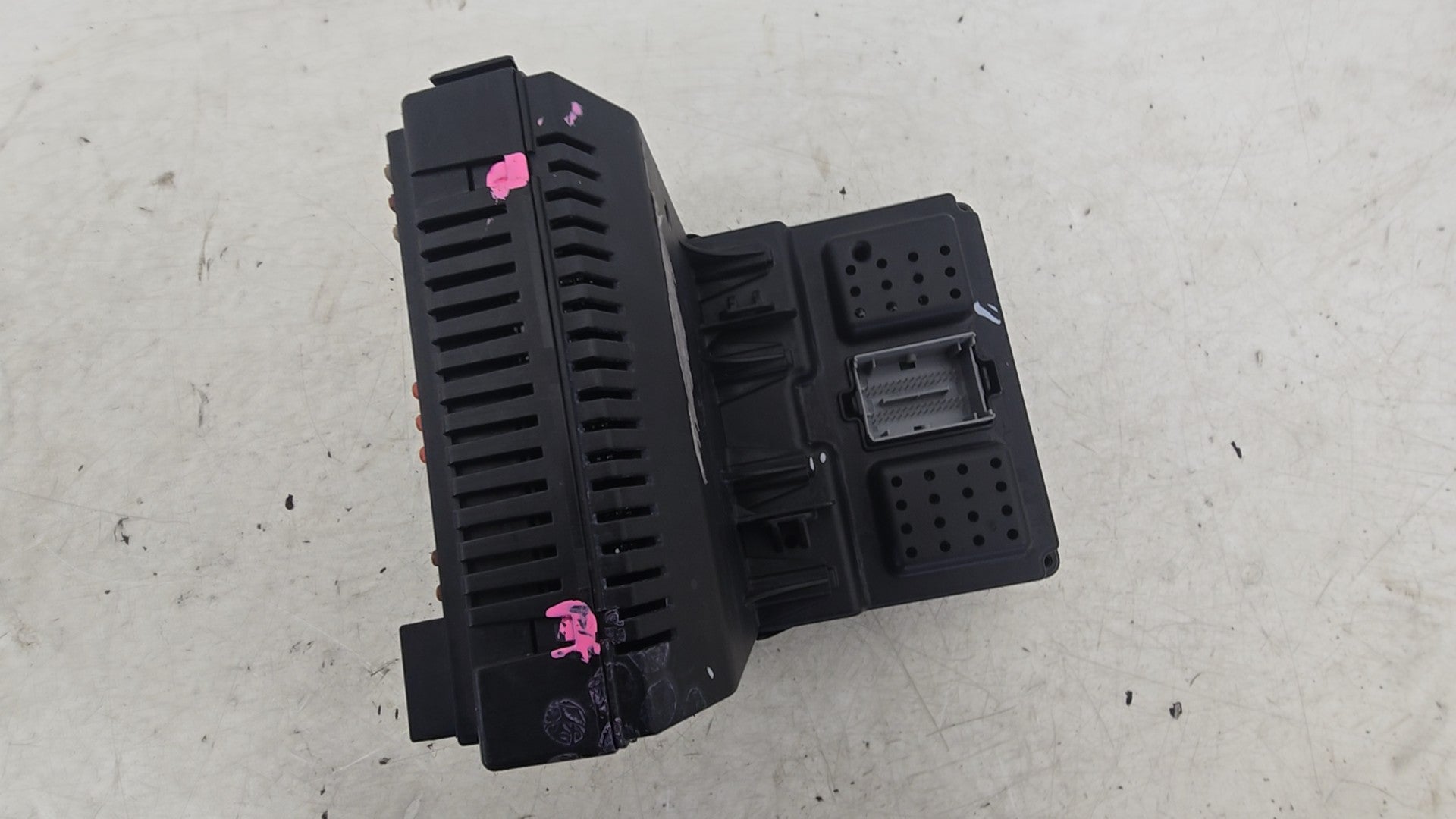 2004-2007 Volvo V70 Central Electronic Module CEM 30728356 31394963 — Genuine, Grade A