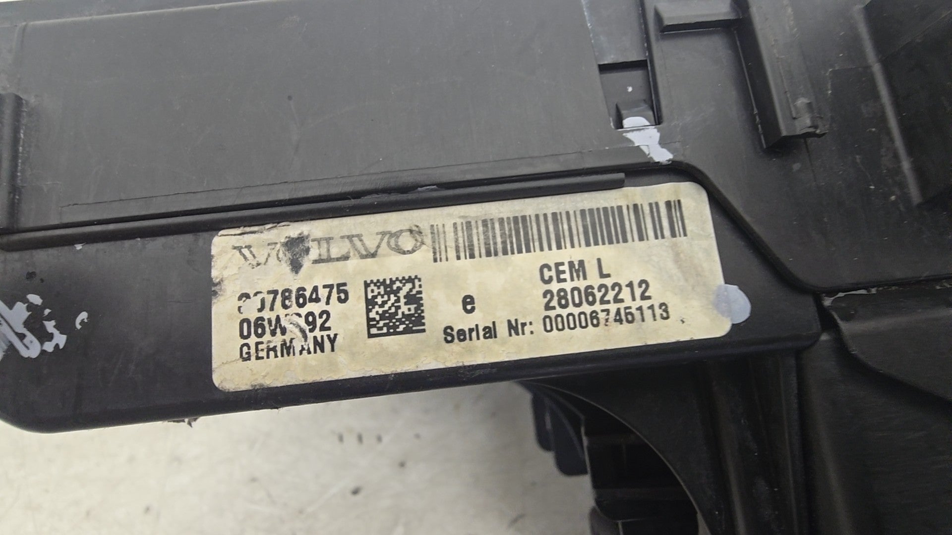 2004-2007 Volvo V70 Central Electronic Module CEM 30728356 31394963 — Genuine, Grade A