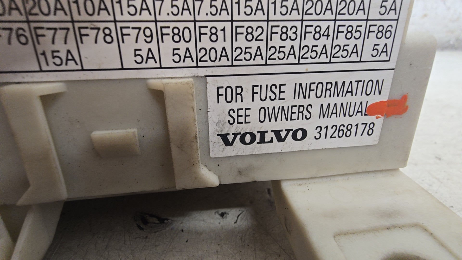 31327215 Volvo S40 Central Electronic Module CEM 2004-2012 D2 1560cc Diesel — Supersedes 8690719 & More