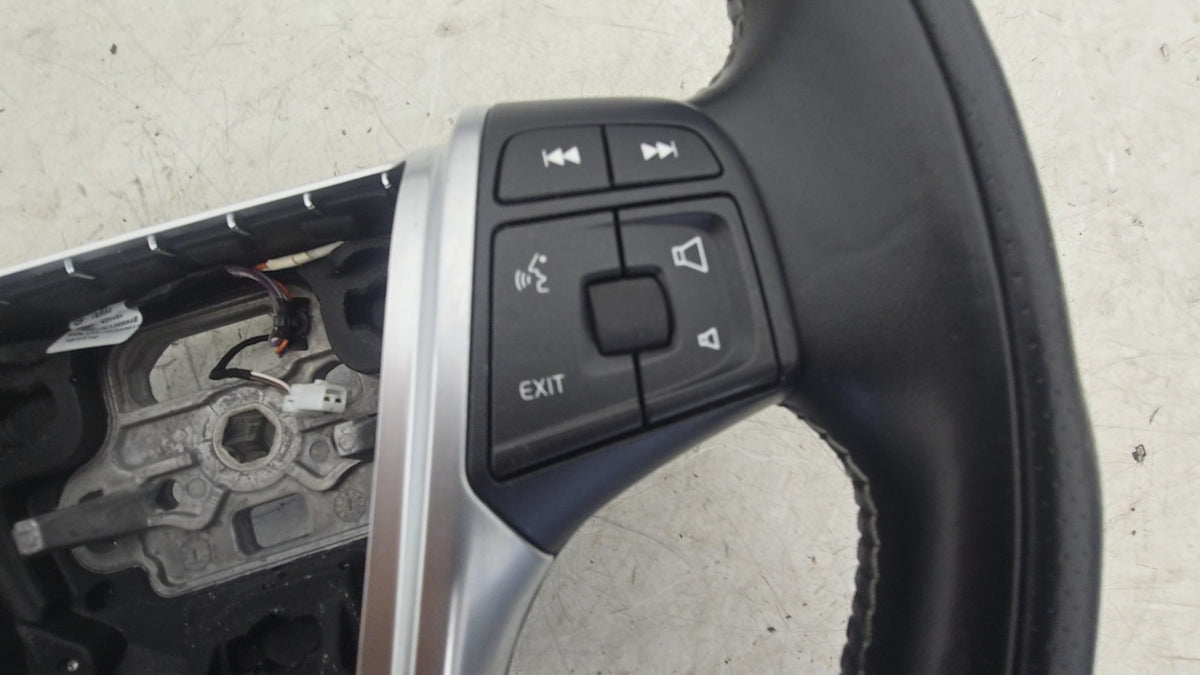 2022-2024 Volvo XC40 Ultimate Recharge Twin Electric AWD Steering Wheel 31332927 — Genuine, Grade A